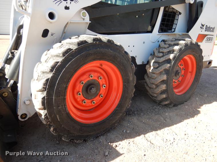 image for item DG5798 2014 Bobcat S530 skid steer