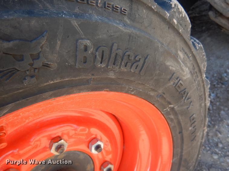 image for item DG5798 2014 Bobcat S530 skid steer