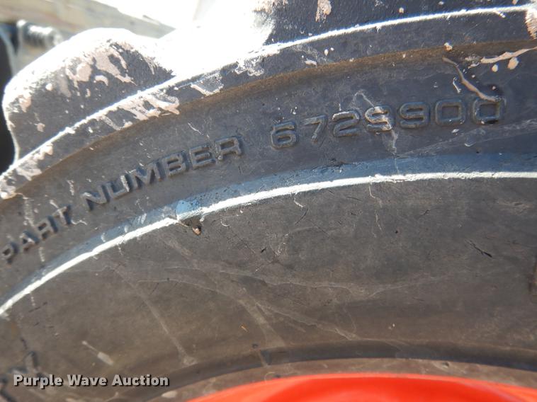 image for item DG5798 2014 Bobcat S530 skid steer