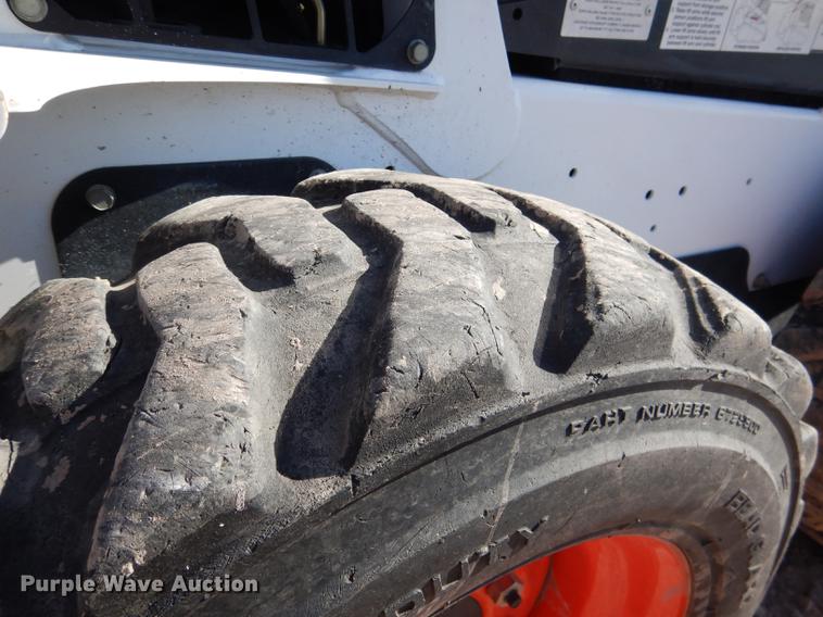image for item DG5798 2014 Bobcat S530 skid steer
