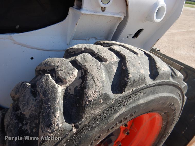 image for item DG5798 2014 Bobcat S530 skid steer
