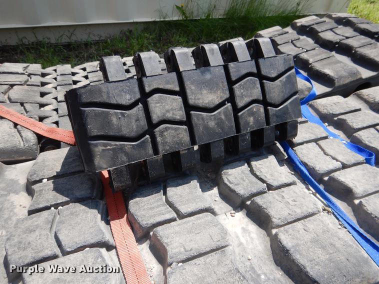 image for item DG5801 Midwest Equipment Sales over tire skid steer tracks