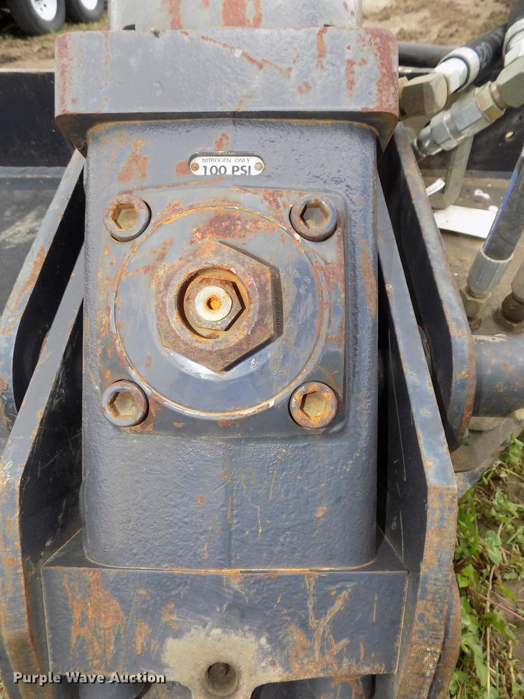 image for item DO9497 Bobcat 2500 breaker