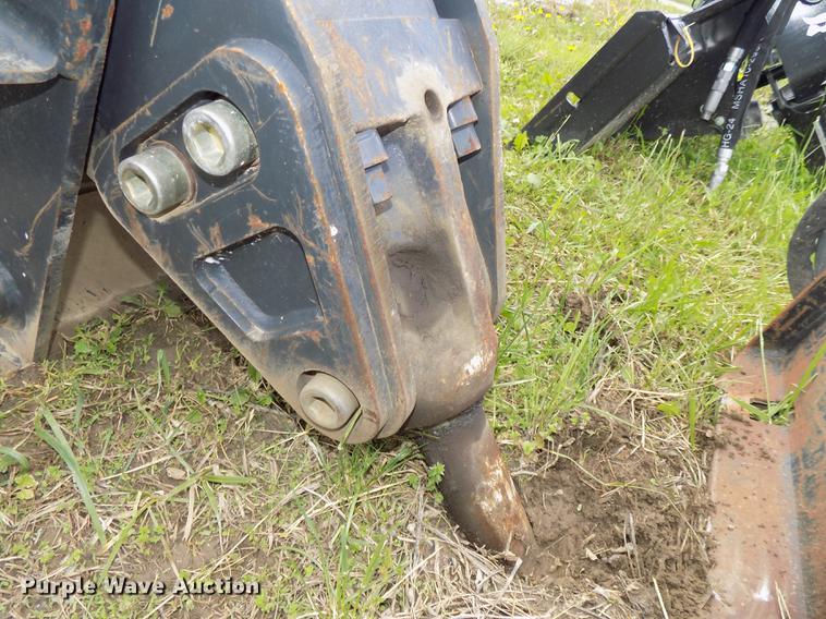 image for item DO9497 Bobcat 2500 breaker