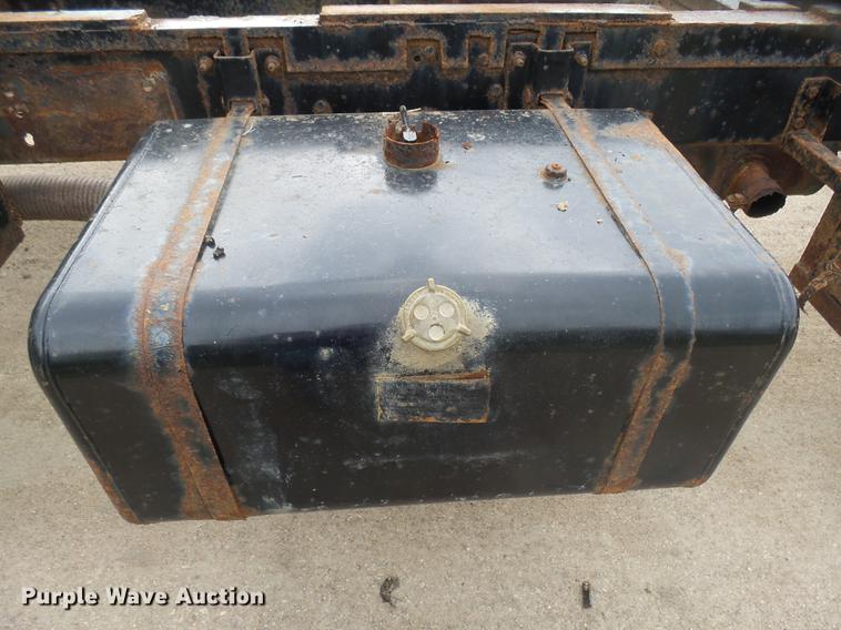 image for item DX9182 1985 Volvo F600 truck cab and chassis