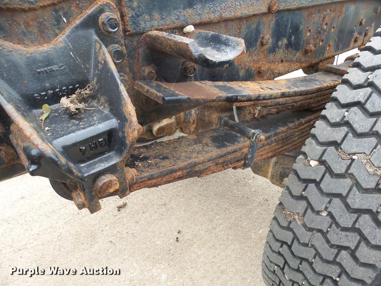 image for item DX9182 1985 Volvo F600 truck cab and chassis