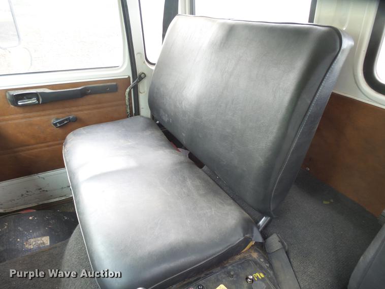 image for item DX9182 1985 Volvo F600 truck cab and chassis