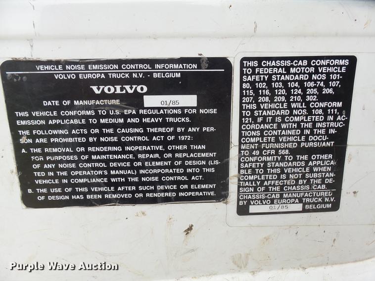 image for item DX9182 1985 Volvo F600 truck cab and chassis