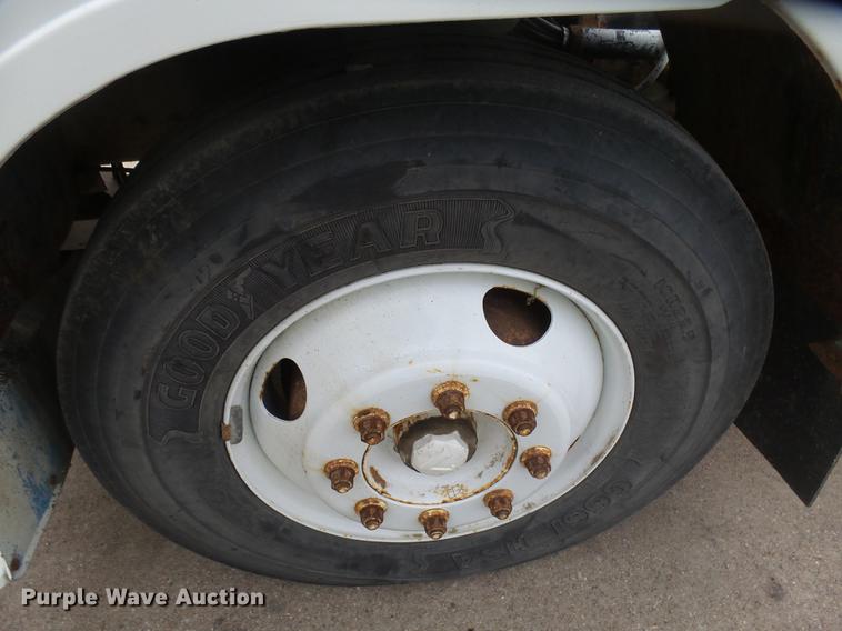 image for item DX9182 1985 Volvo F600 truck cab and chassis