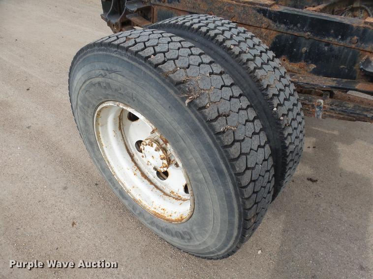 image for item DX9182 1985 Volvo F600 truck cab and chassis