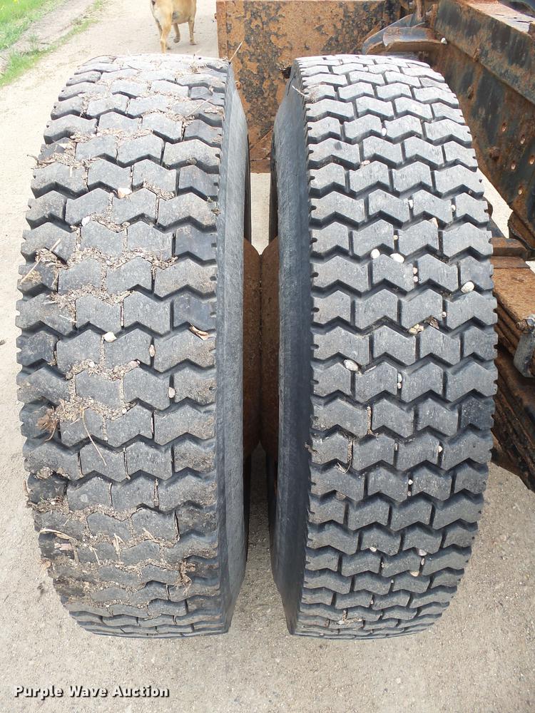 image for item DX9182 1985 Volvo F600 truck cab and chassis