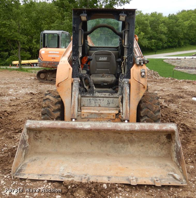 image for item DY9824 2012 Case SR220 skid steer
