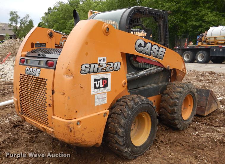 image for item DY9824 2012 Case SR220 skid steer