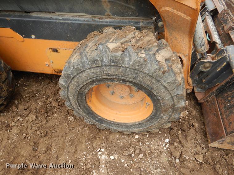 image for item DY9824 2012 Case SR220 skid steer