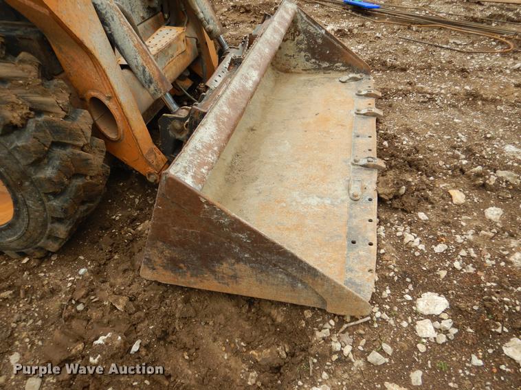 image for item DY9824 2012 Case SR220 skid steer