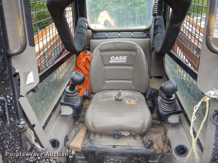 image for item DY9824 2012 Case SR220 skid steer