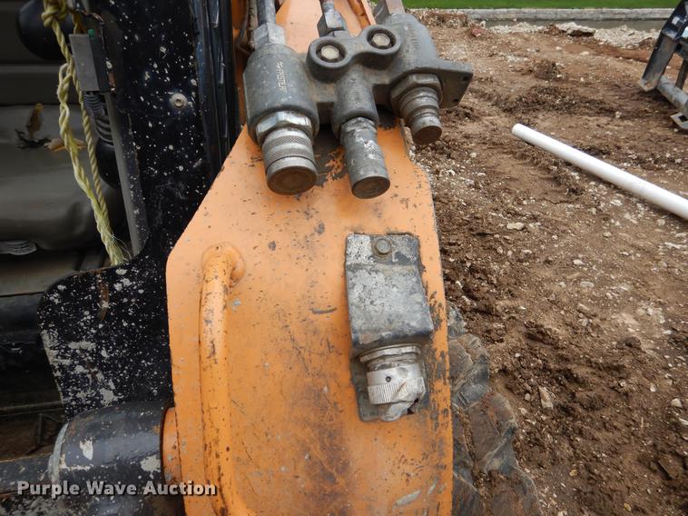 image for item DY9824 2012 Case SR220 skid steer