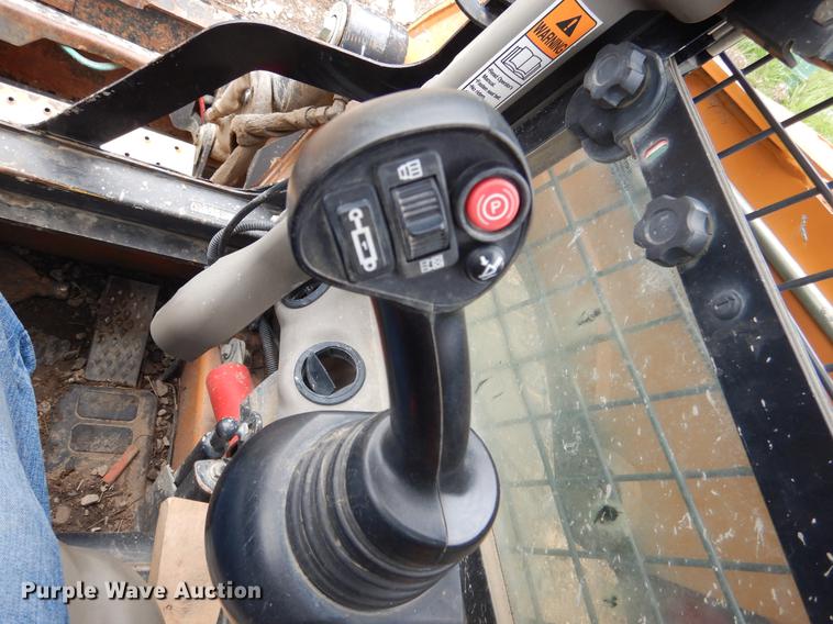 image for item DY9824 2012 Case SR220 skid steer