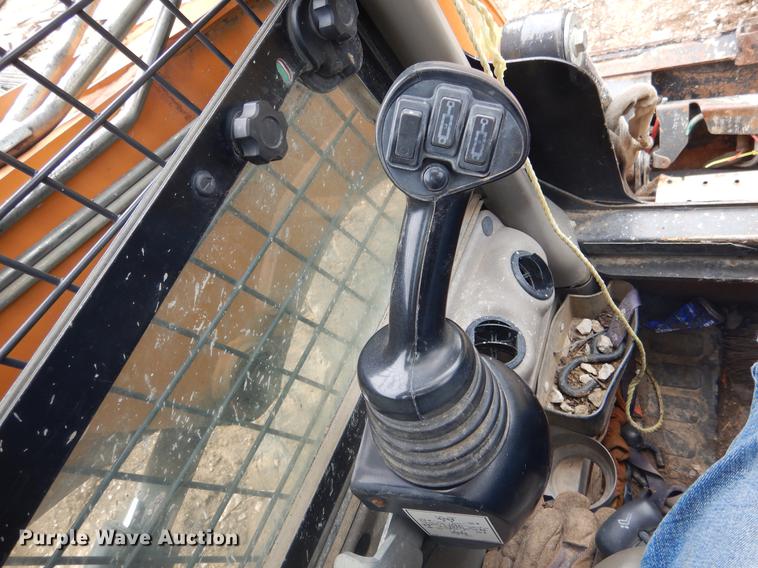 image for item DY9824 2012 Case SR220 skid steer
