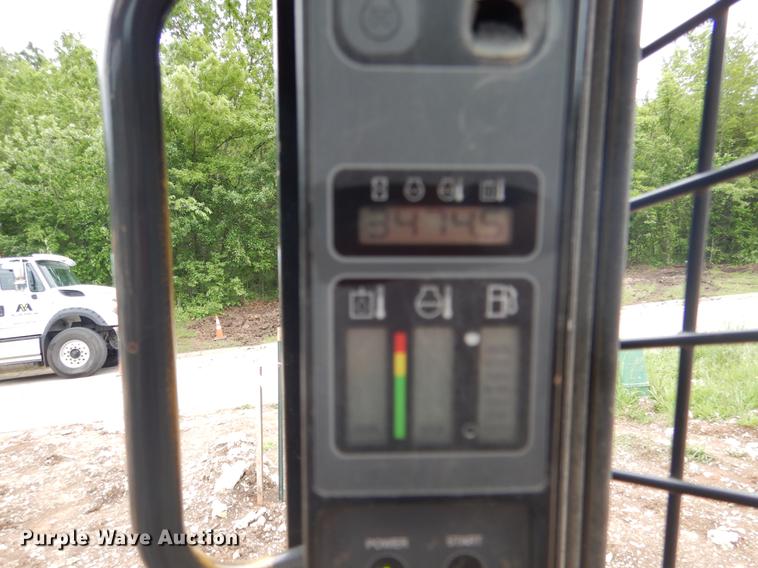 image for item DY9824 2012 Case SR220 skid steer