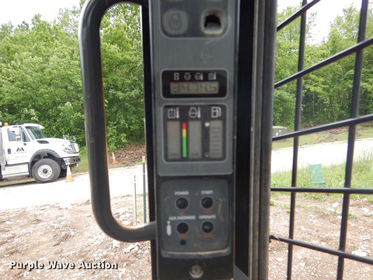 image for item DY9824 2012 Case SR220 skid steer