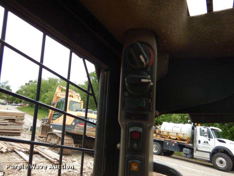 image for item DY9824 2012 Case SR220 skid steer