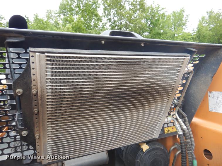 image for item DY9824 2012 Case SR220 skid steer