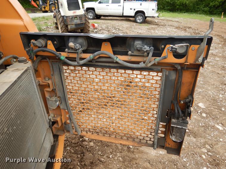 image for item DY9824 2012 Case SR220 skid steer