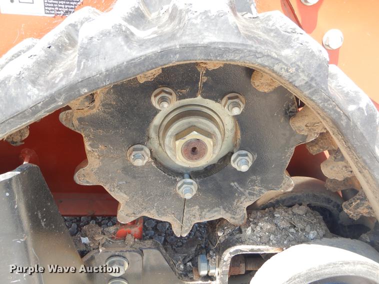 image for item ED9284 2016 Ditch Witch C24X trencher