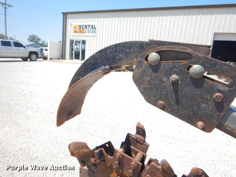 image for item ED9284 2016 Ditch Witch C24X trencher