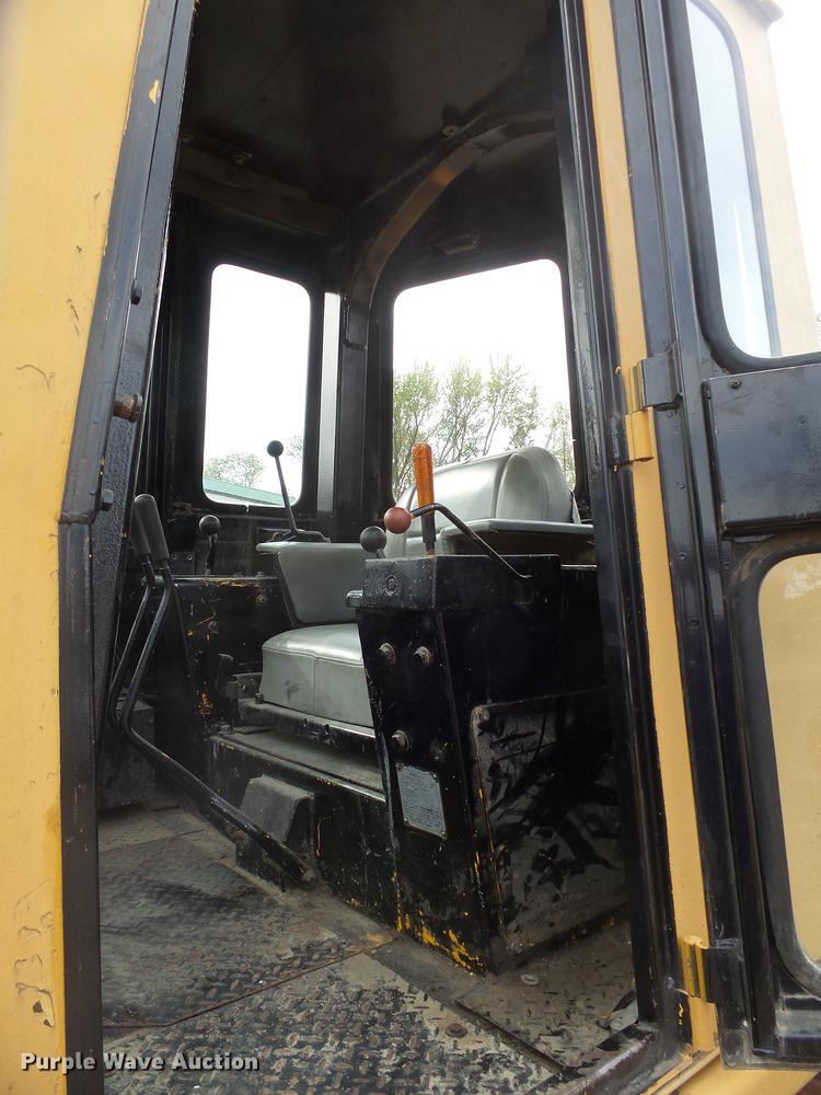 image for item EF9524 1972 Dresser TD20E dozer