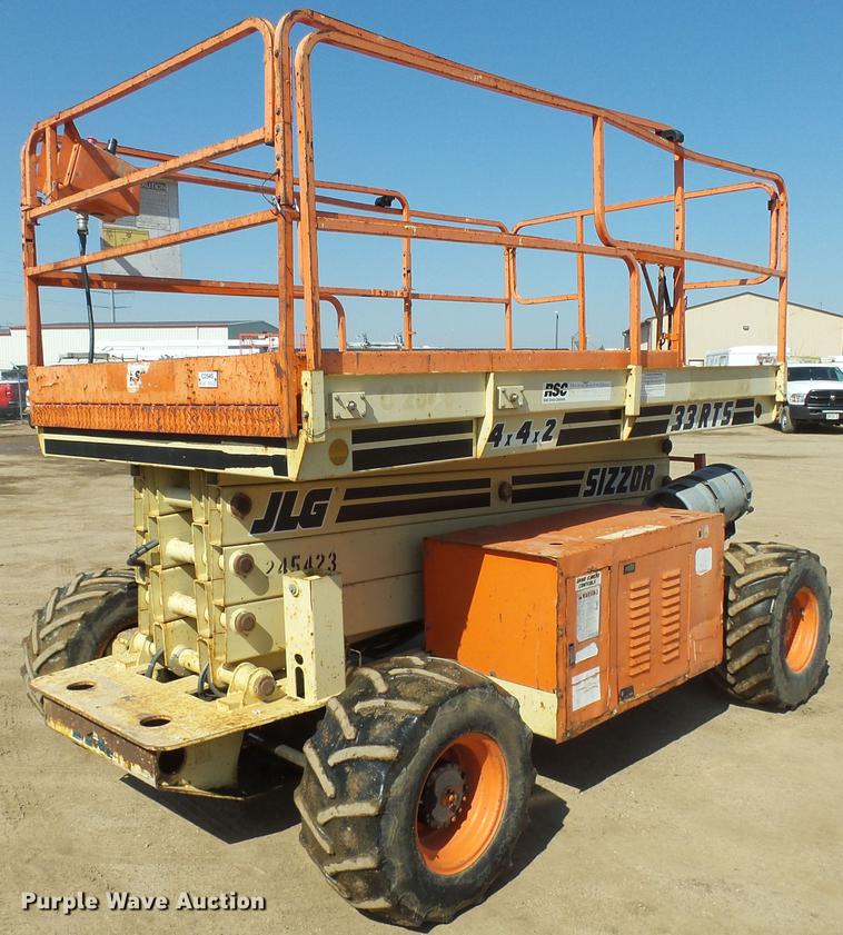 image for item EF9526 1998 JLG 33RTS scissor lift