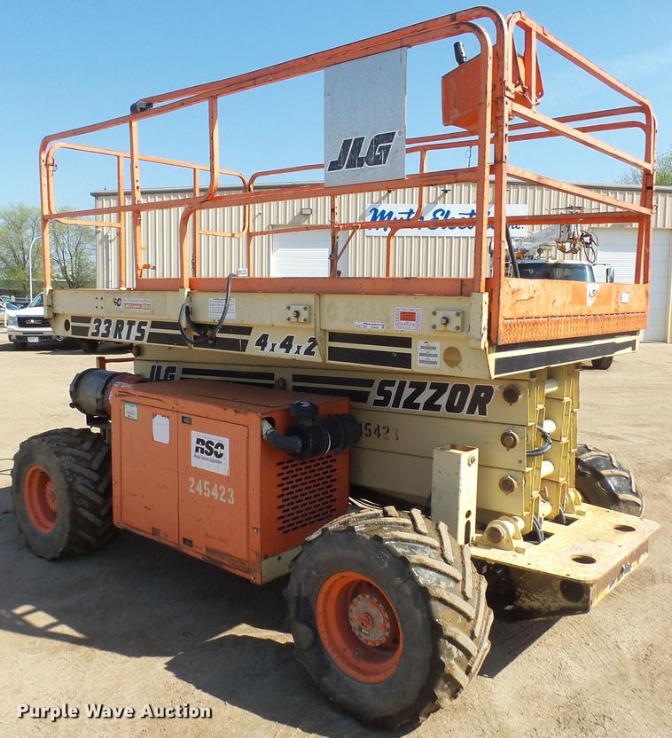 image for item EF9526 1998 JLG 33RTS scissor lift