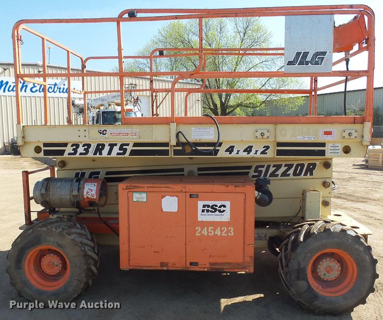 image for item EF9526 1998 JLG 33RTS scissor lift