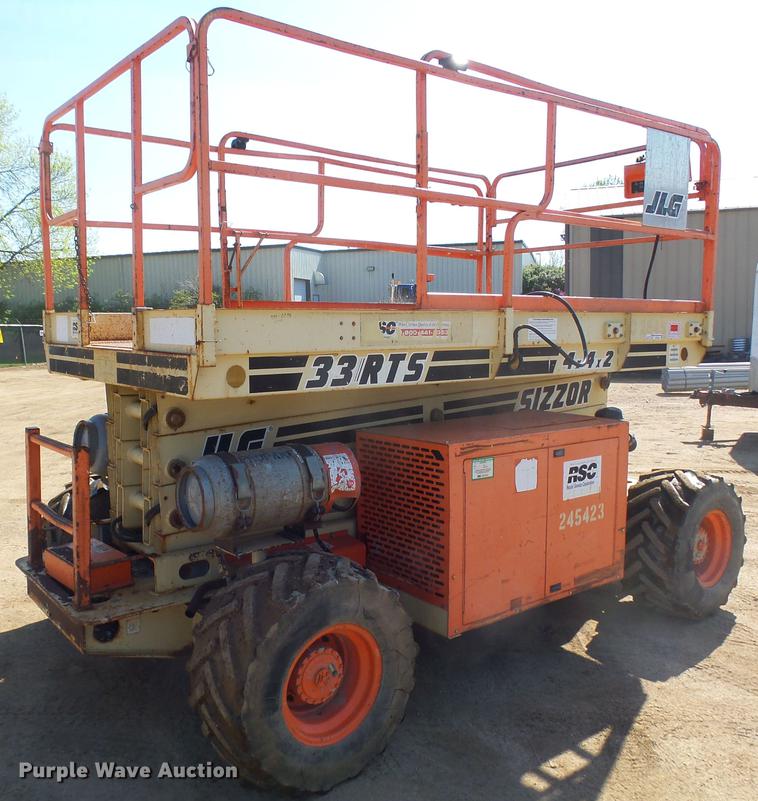 image for item EF9526 1998 JLG 33RTS scissor lift