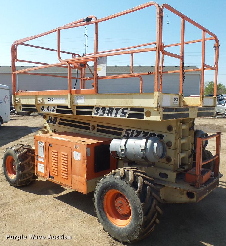 image for item EF9526 1998 JLG 33RTS scissor lift