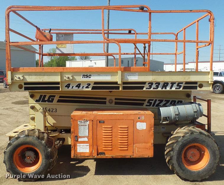 image for item EF9526 1998 JLG 33RTS scissor lift