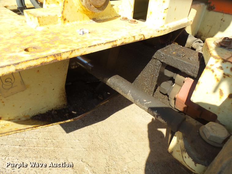 image for item EF9526 1998 JLG 33RTS scissor lift