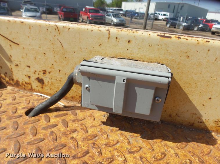 image for item EF9526 1998 JLG 33RTS scissor lift