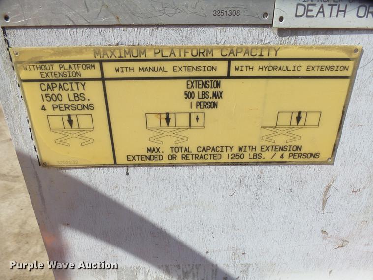 image for item EF9526 1998 JLG 33RTS scissor lift