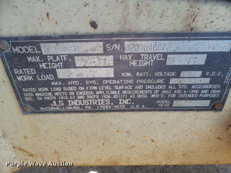 image for item EF9526 1998 JLG 33RTS scissor lift