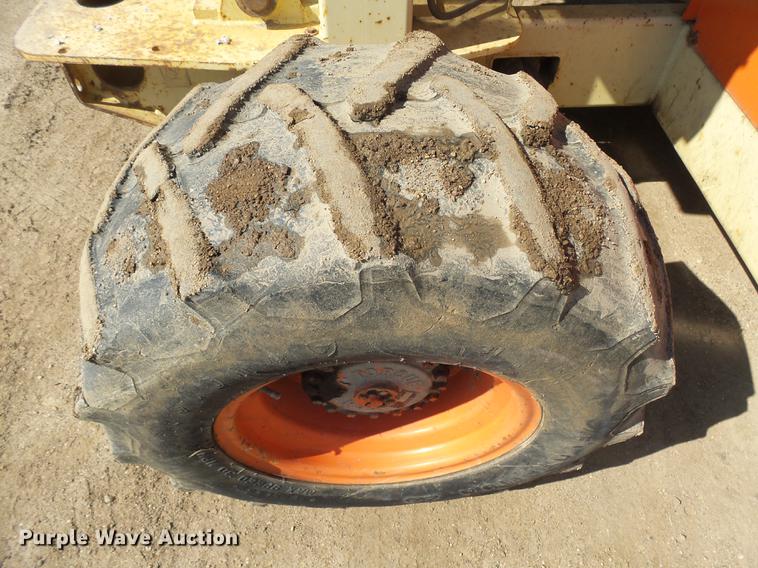 image for item EF9526 1998 JLG 33RTS scissor lift