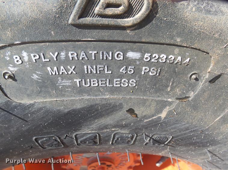 image for item EF9526 1998 JLG 33RTS scissor lift