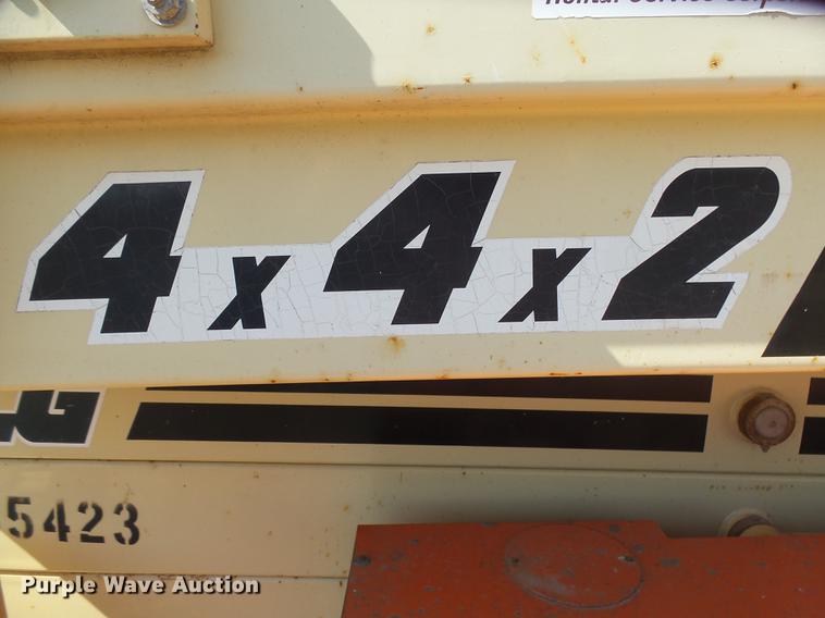 image for item EF9526 1998 JLG 33RTS scissor lift