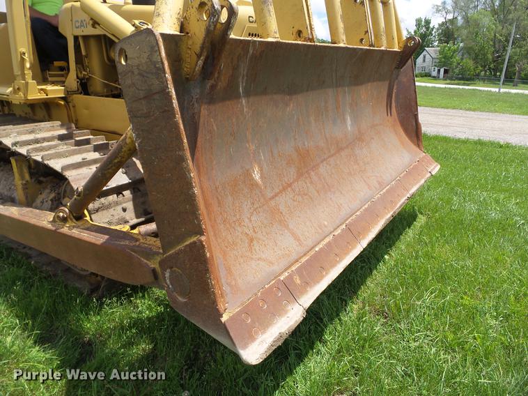 image for item EM9189 1977 Caterpillar D6D dozer