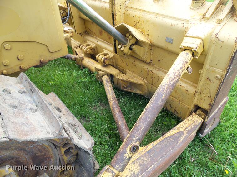 image for item EM9189 1977 Caterpillar D6D dozer