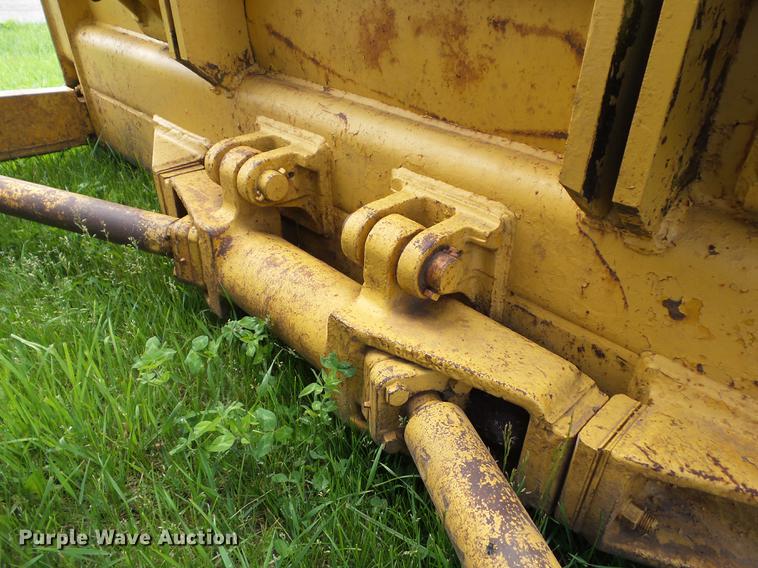 image for item EM9189 1977 Caterpillar D6D dozer