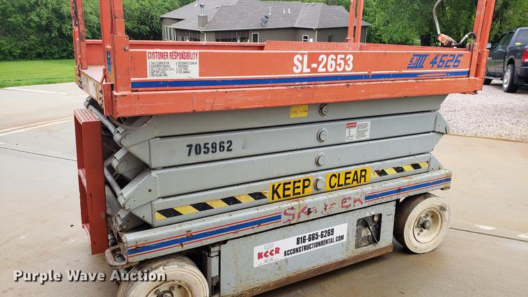 image for item EN9999 Skyjack SJIII 4626 scissor lift
