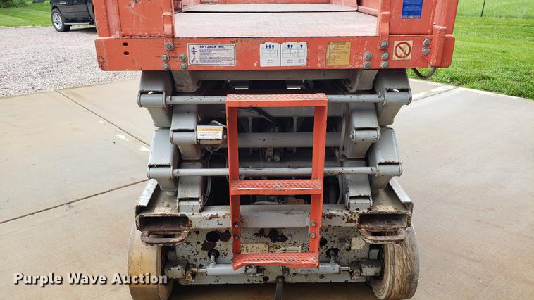 image for item EN9999 Skyjack SJIII 4626 scissor lift