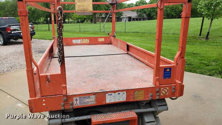 image for item EN9999 Skyjack SJIII 4626 scissor lift